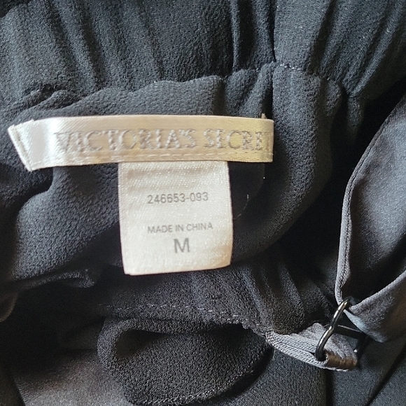 Victoria's Secret Black Tiered Rufled Vnek Tank Top Size M - Picture 9 of 9